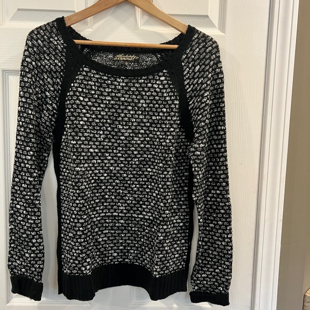 Absolutely Famous Women Black White Textured Knit Raglan Sweater Large HO7970SH